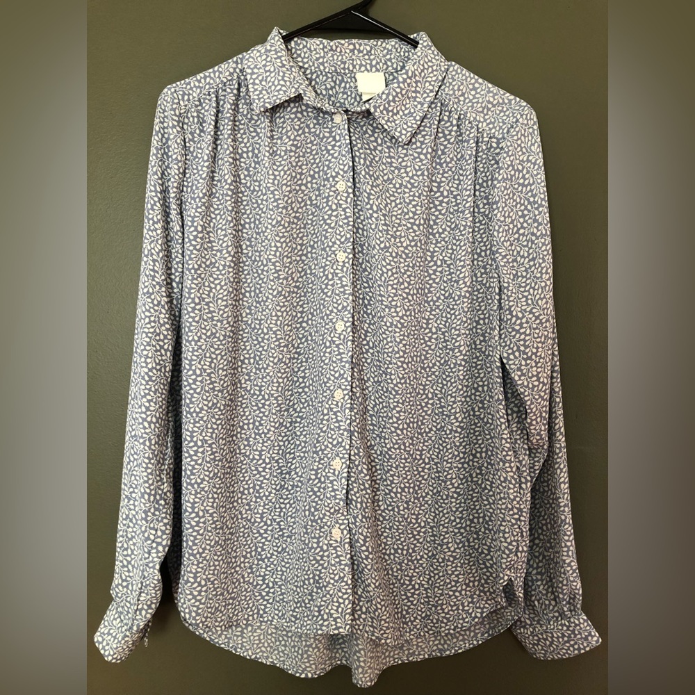 H&M blue and white floral top